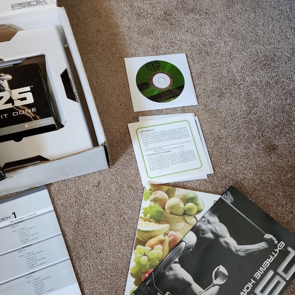 Beach Body P90X Extreme Home Fitness with T25 - Picture 4 of 9